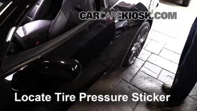 2015 Chevrolet Corvette Stingray 6.2L V8 Convertible Pneus et roues Vérifier la pression des pneus